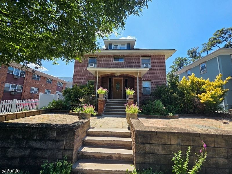 1st image of 434 Conover Ter
