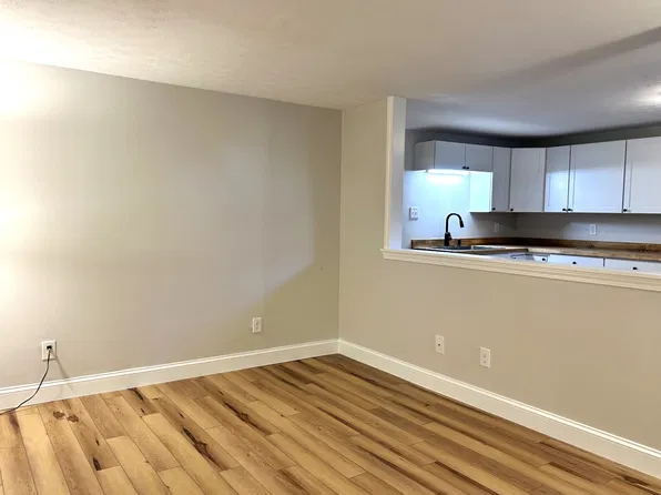 13 Hewey St, Sanford, ME