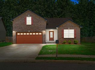 592 Cameo Ct, Clarksville, TN 37042