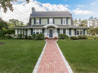 52 Algonquin Rd, Fairfield, CT 06825