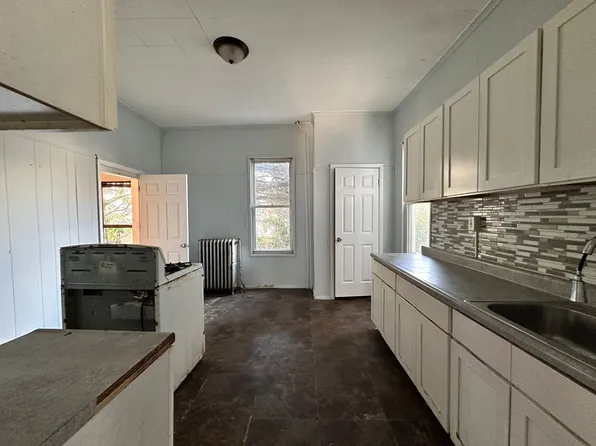 96 Brown Pl #1E, Jersey City, NJ 07305