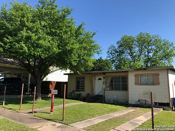 3rd image of 122 Oxford Dr