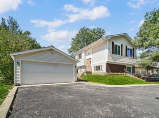 239 Essex Ct, Bolingbrook, IL