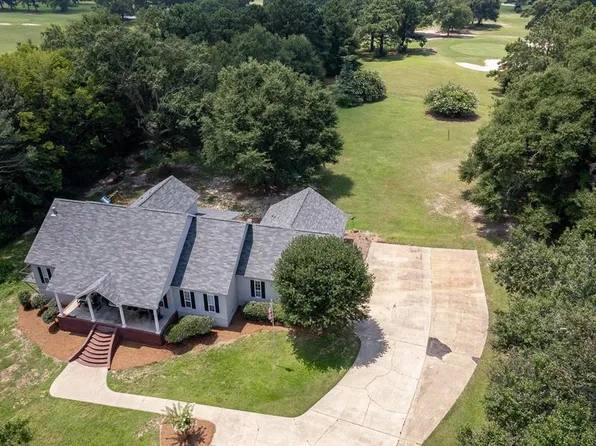 411 Pebble Beach Dr, Eufaula, AL 36027