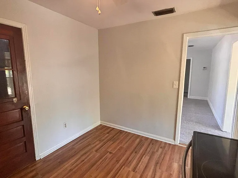 1502 Broome St — Photo 8