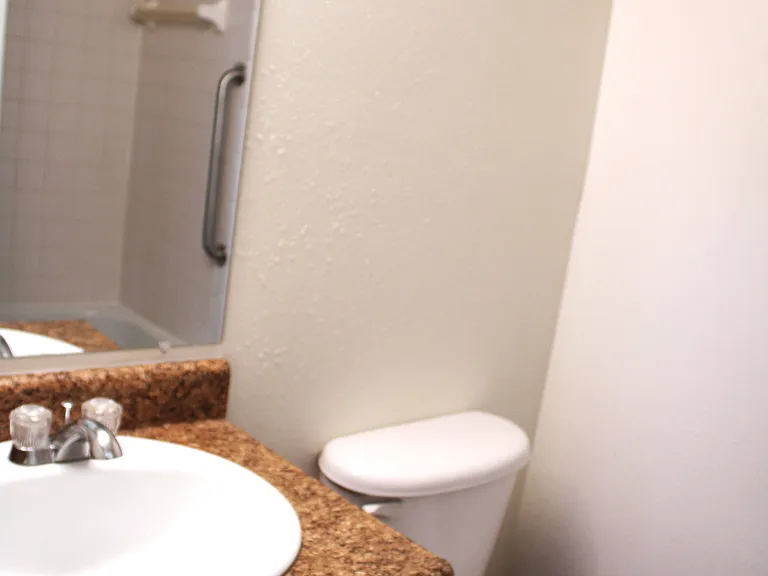 Huntington Place Apartments — Photo 31