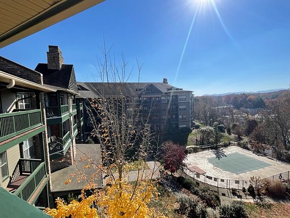 3rd image of 9 Kenilworth Knls APT 404