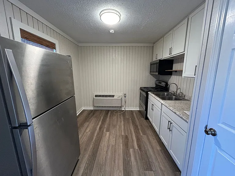 229 North Church Street — Photo 10
