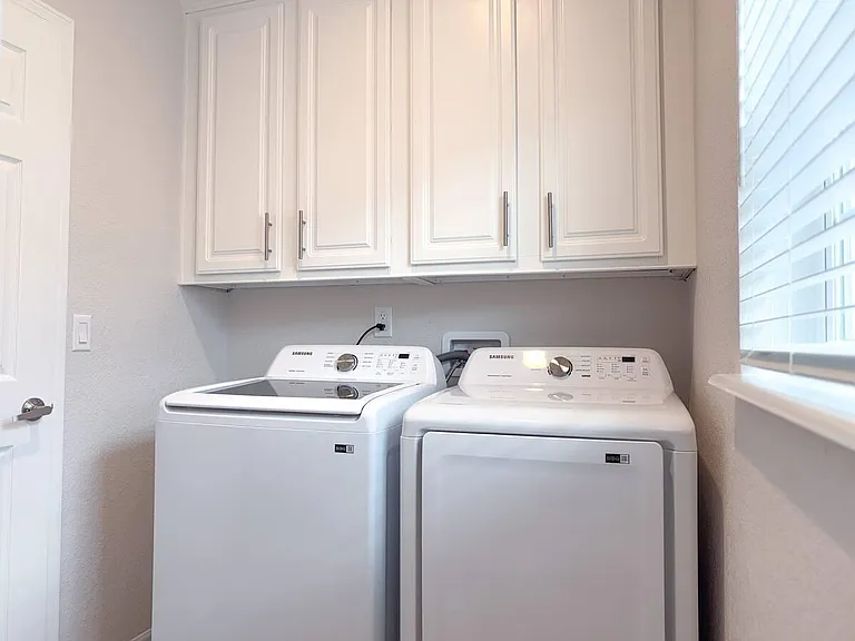389 NE Sand Dune Way — Photo 9