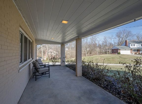4th image of 3651 Moorhill Dr