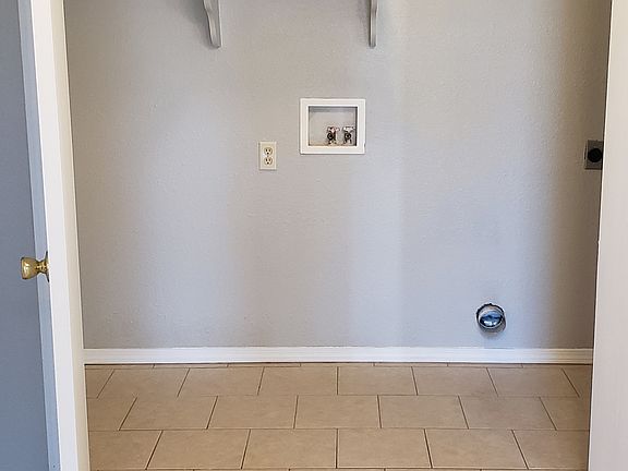 5th image of 1030 N 11th Ave