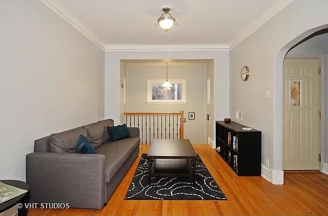 1st image of 2546 W Argyle St
