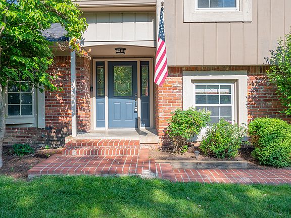 4th image of 8538 Thornhill Dr
