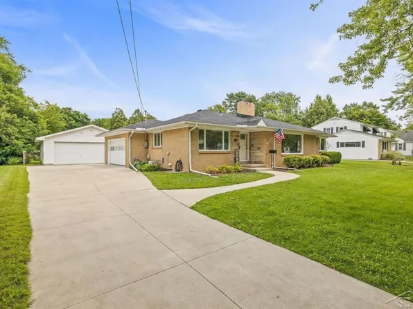 403 Sharpe St, Essexville, MI 48732