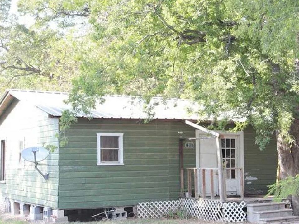 1st image of 301 E Wood St