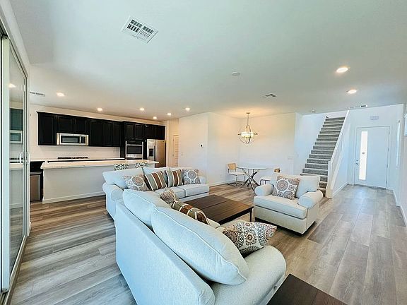 4th image of 12325 Harbor Isle Ave