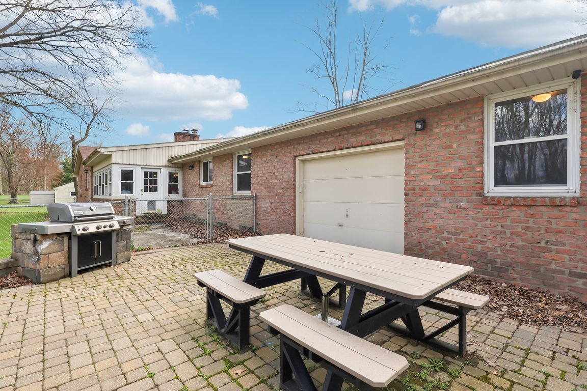 E Parkside Dr-1704-047.jpg