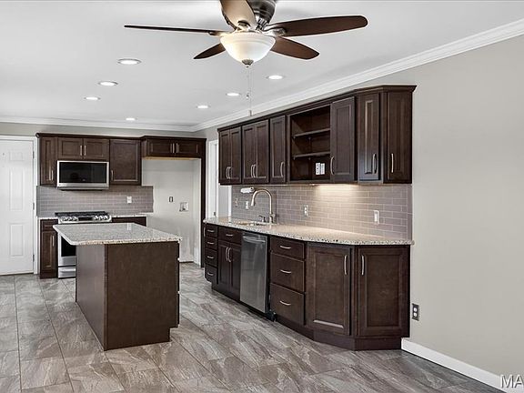 2nd image of 110 Wildwood Ct