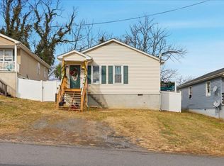 626 B St, Staunton, VA 24401