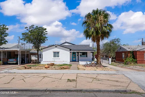 3221 N Stanton St Photo 1