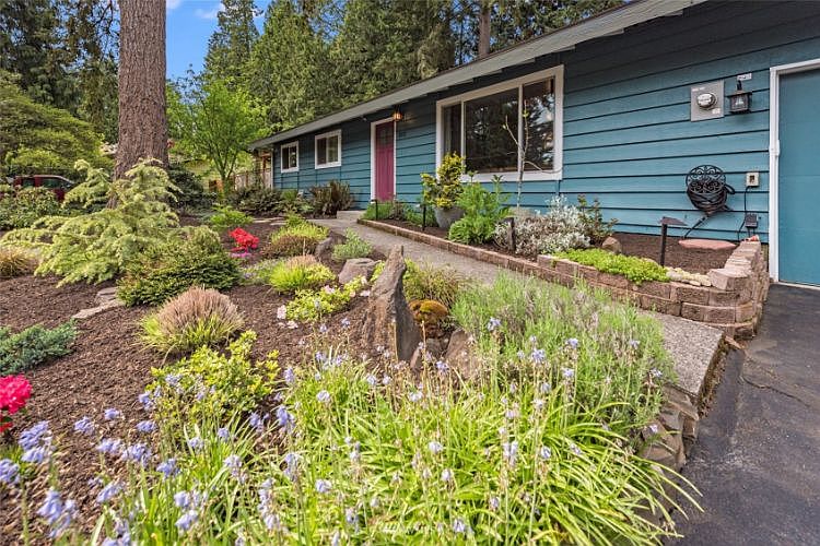 1st image of 1831 208th St SW