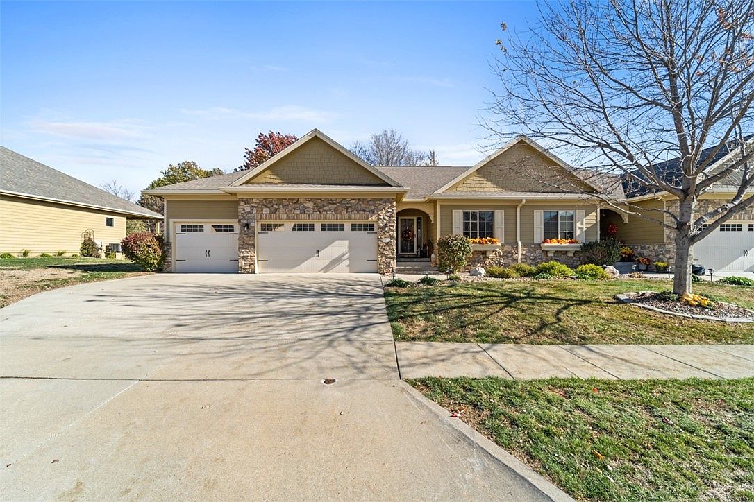1013 Eagle Creek Blvd SW, Altoona, IA 50009 Zillow