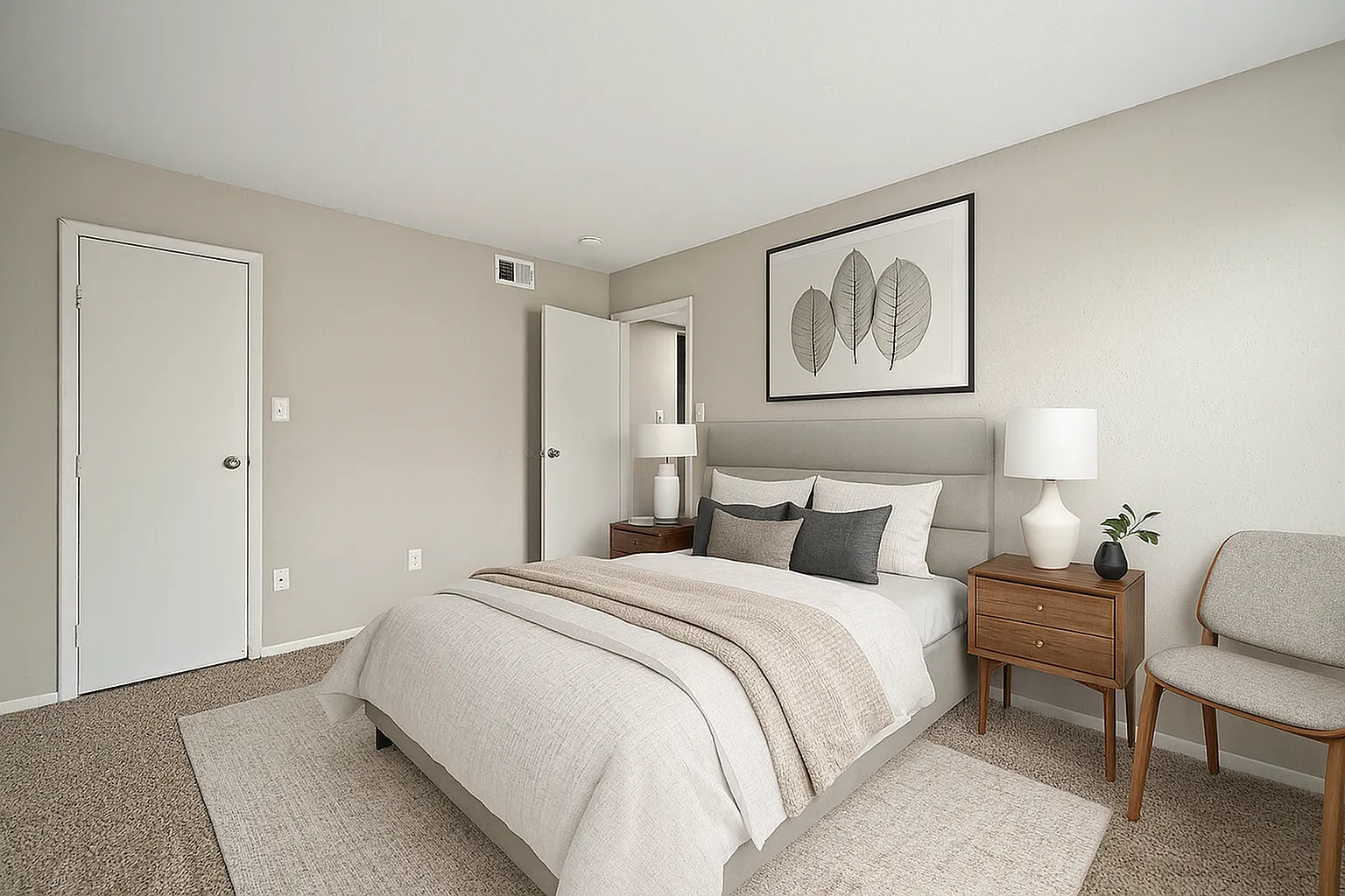 Pembroke Lake Apartments — Photo 3