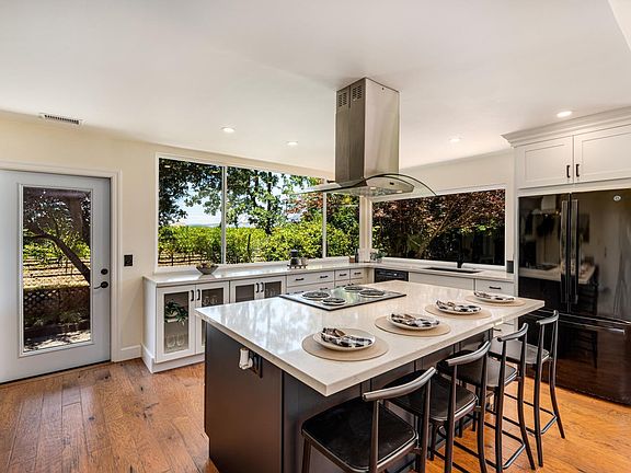 5th image of 4504 Jefferson Street