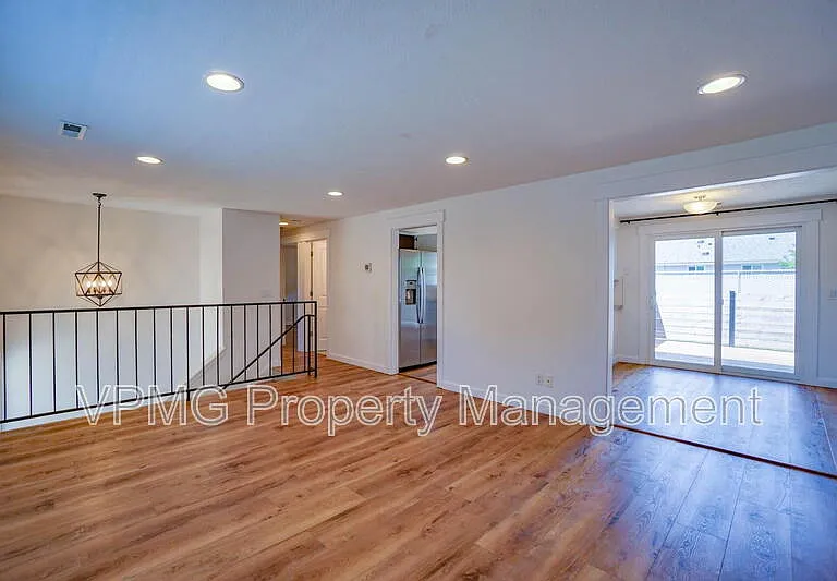 1708 NW 104th St — Photo 7