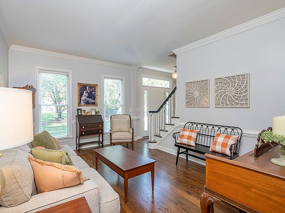 3rd image of 708 Flagstone Way