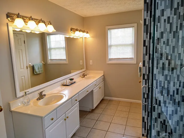 1467 Chamirey Dr SW — Photo 63