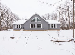 1070 Ashlyn Ct, Fowlerville, MI 48836