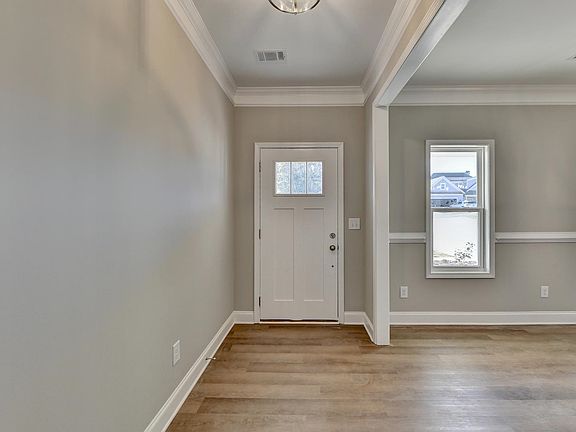 3rd image of 109 Alexander Lakes Dr