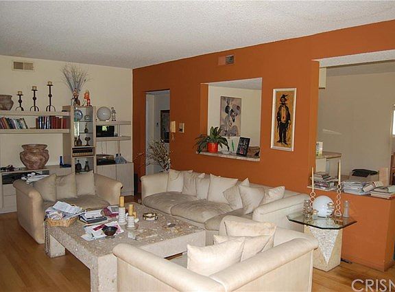5th image of 6240 Whitsett Ave APT 203