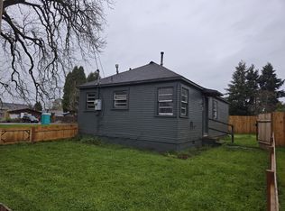 137 E Dodge St, Lebanon, OR 97355