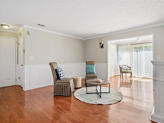 4th image of 304 Natchez Trce