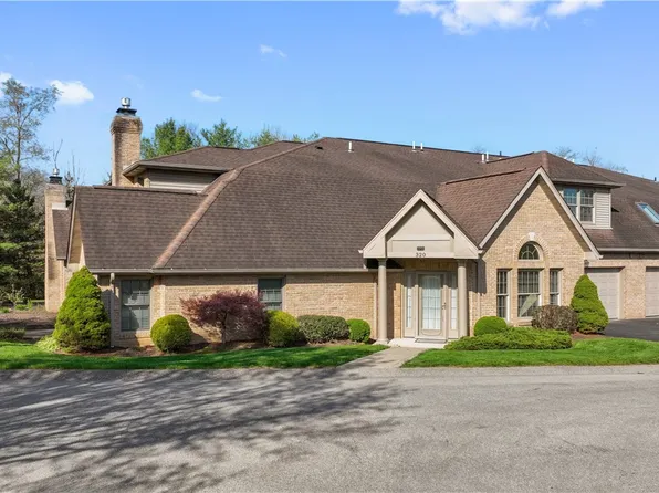 320 Village Green Dr, McMurray, PA 15317