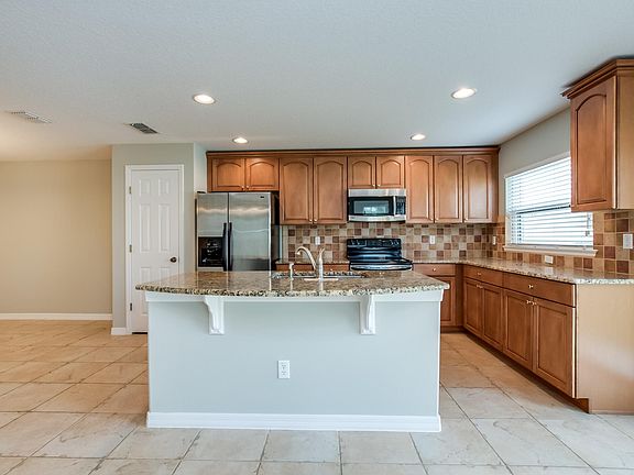 5th image of 2110 Windsor Lake Cir