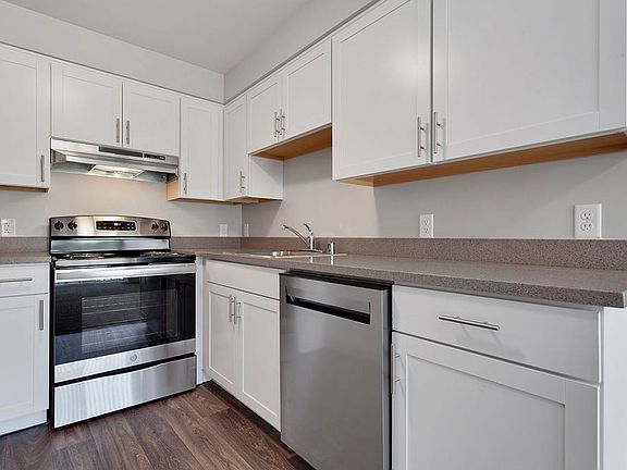 5th image of 2233 Roosevelt Ave #4