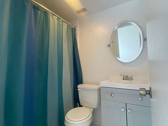 5th image of 1475 17th St Unit B