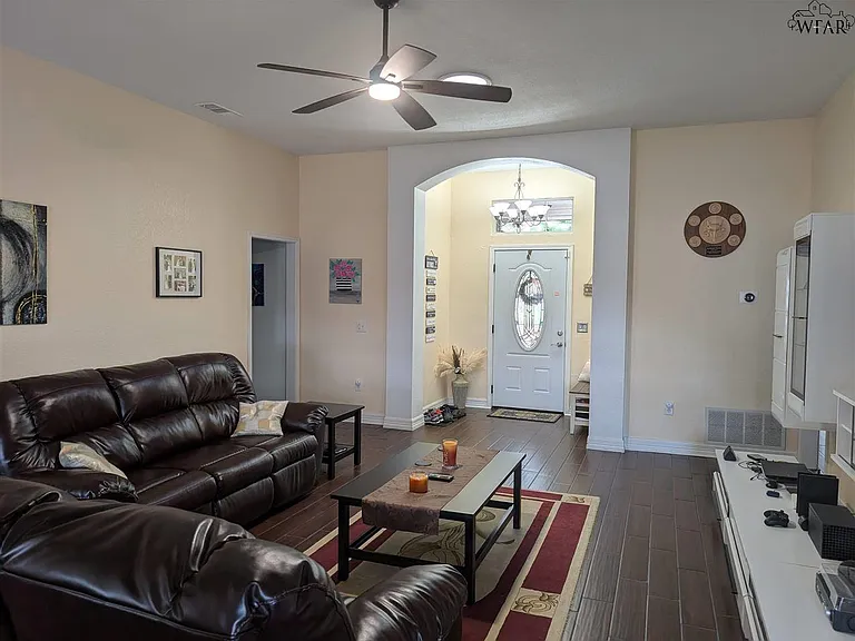 5105 Carlene Dr — Photo 4