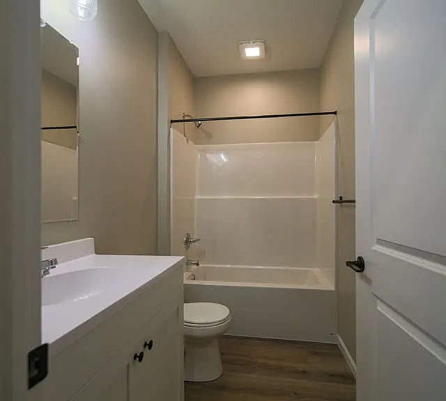 1210 Devils Glen Rd — Photo 10