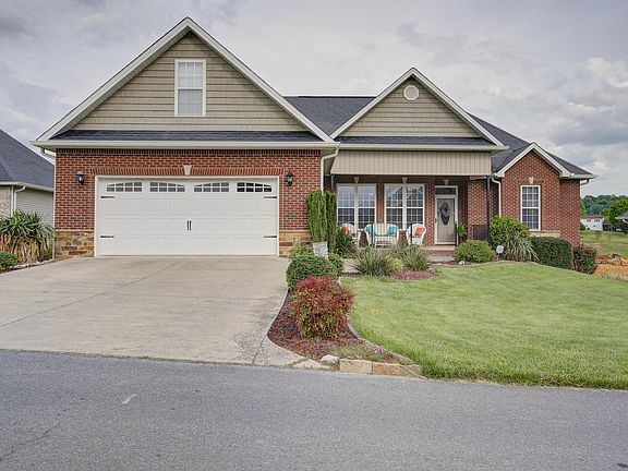 5th image of 324 Sweetgrass Ln
