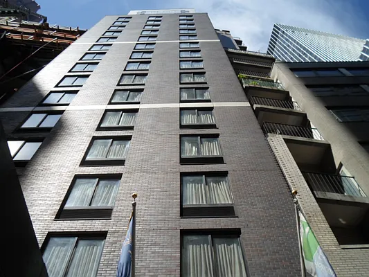 Sold by Manhattan Network Inc. | media 1
