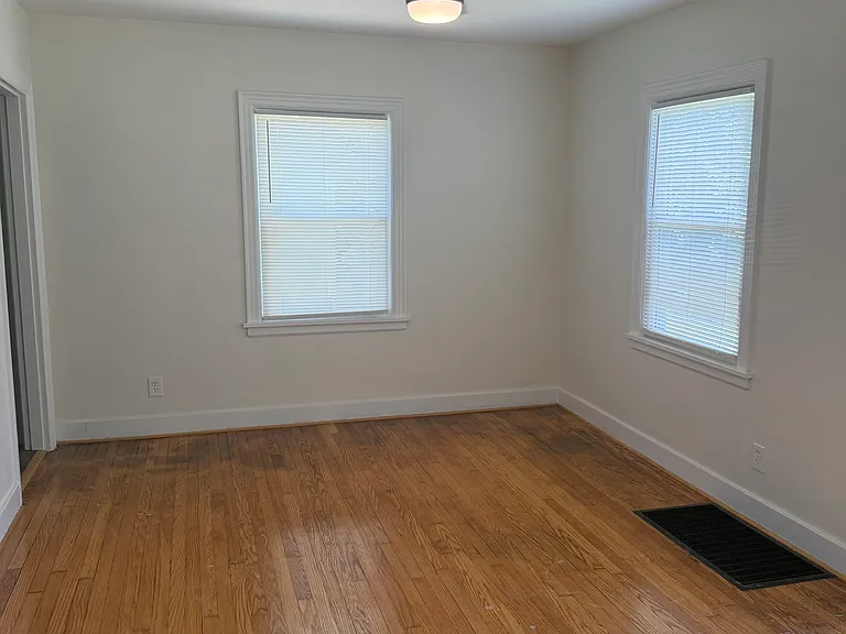 944 Highland Park Dr — Photo 3