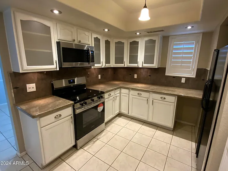 1513 E Mineral Rd — Photo 9
