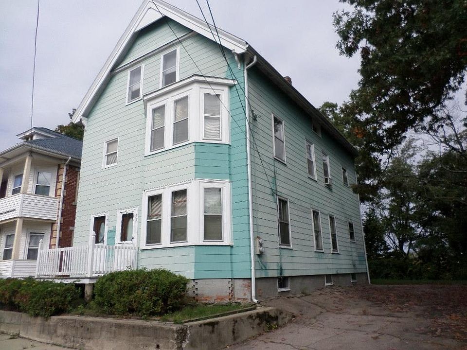 2nd image of 196 Park Pl