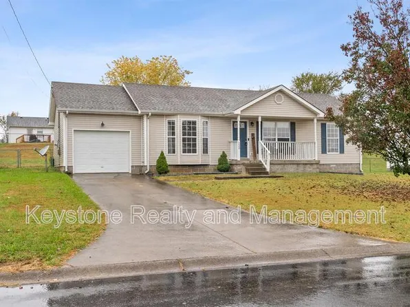223 Golden Pond Ave, Oak Grove, KY 42262