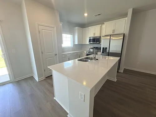 121 Bartlett Dr Photo 1