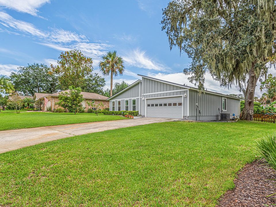 1st image of 10 Oaks Dr